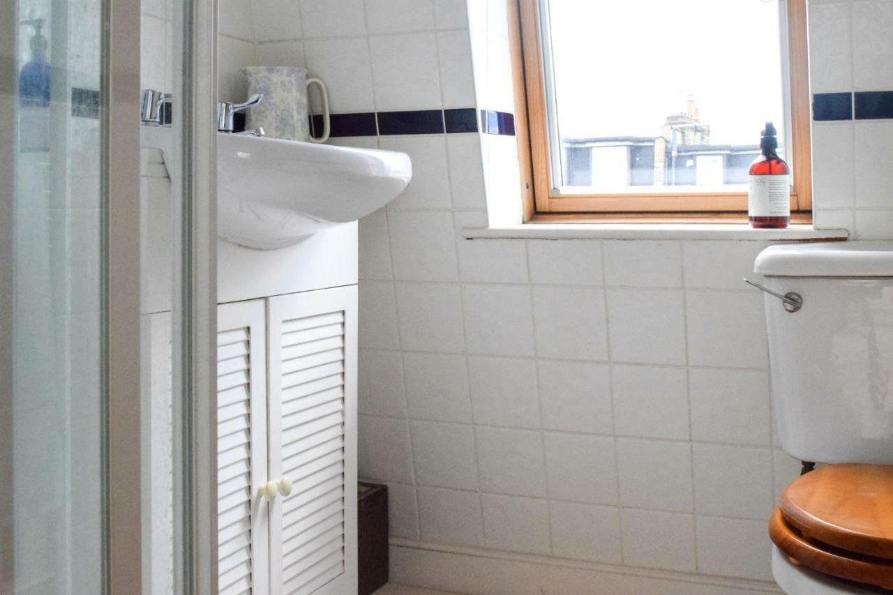 3 Bedroom Family House With A Superb Kitchen And Garden Londres Extérieur photo
