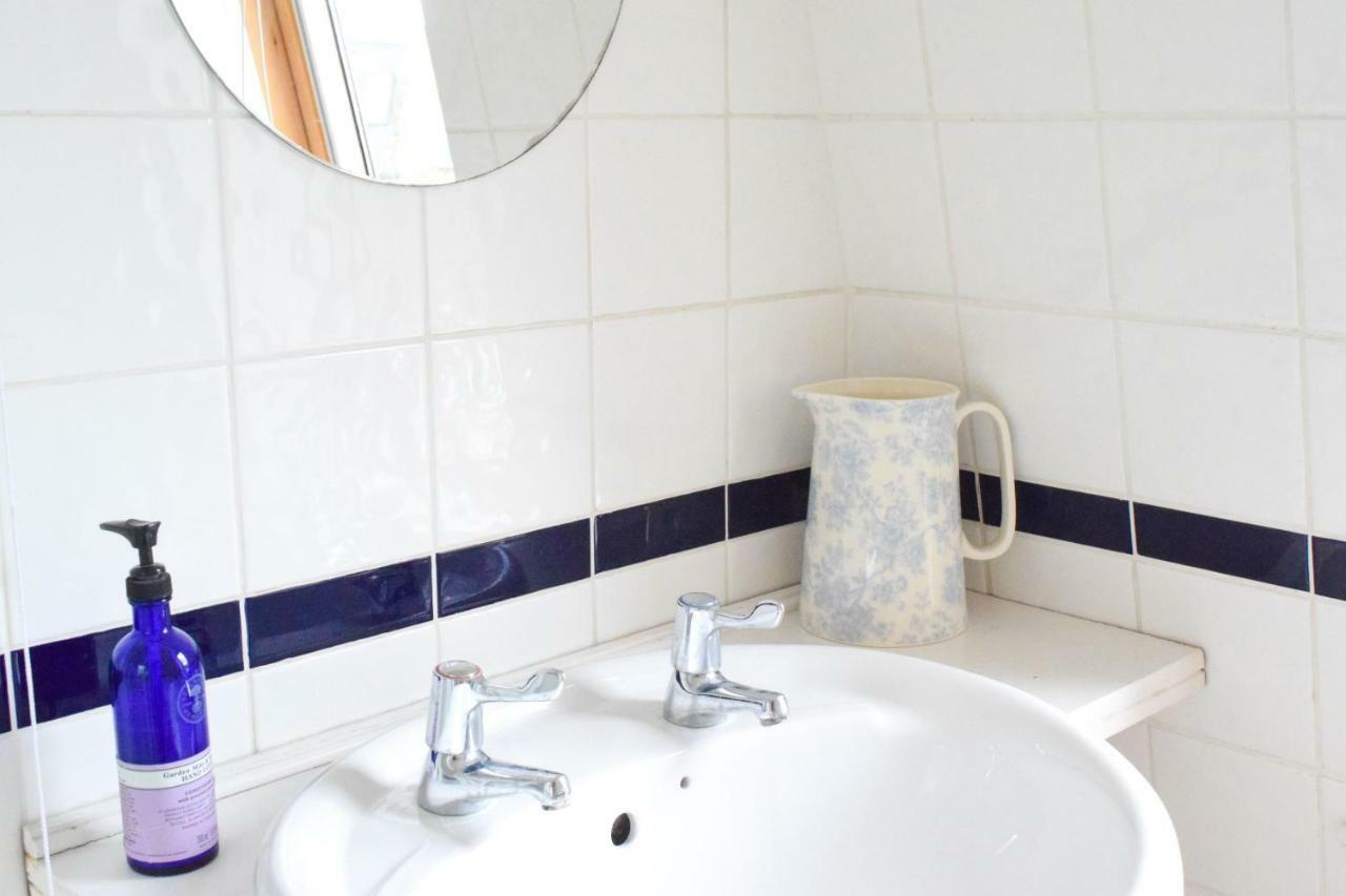 3 Bedroom Family House With A Superb Kitchen And Garden Londres Extérieur photo