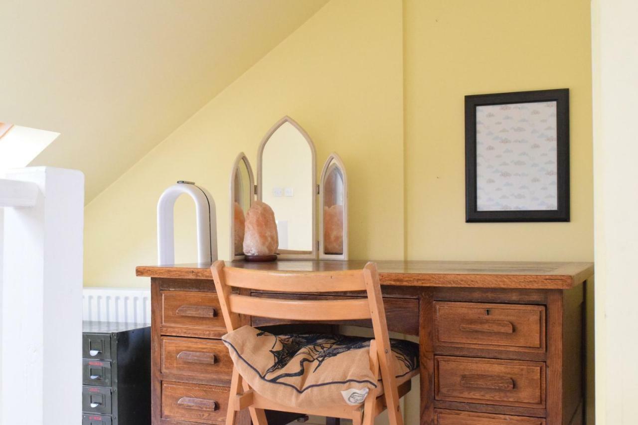 3 Bedroom Family House With A Superb Kitchen And Garden Londres Extérieur photo