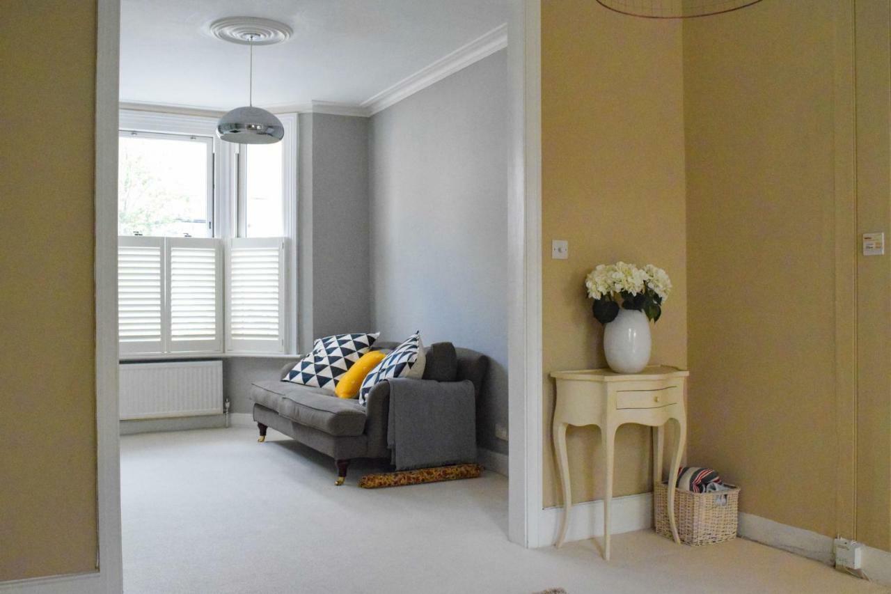 3 Bedroom Family House With A Superb Kitchen And Garden Londres Extérieur photo