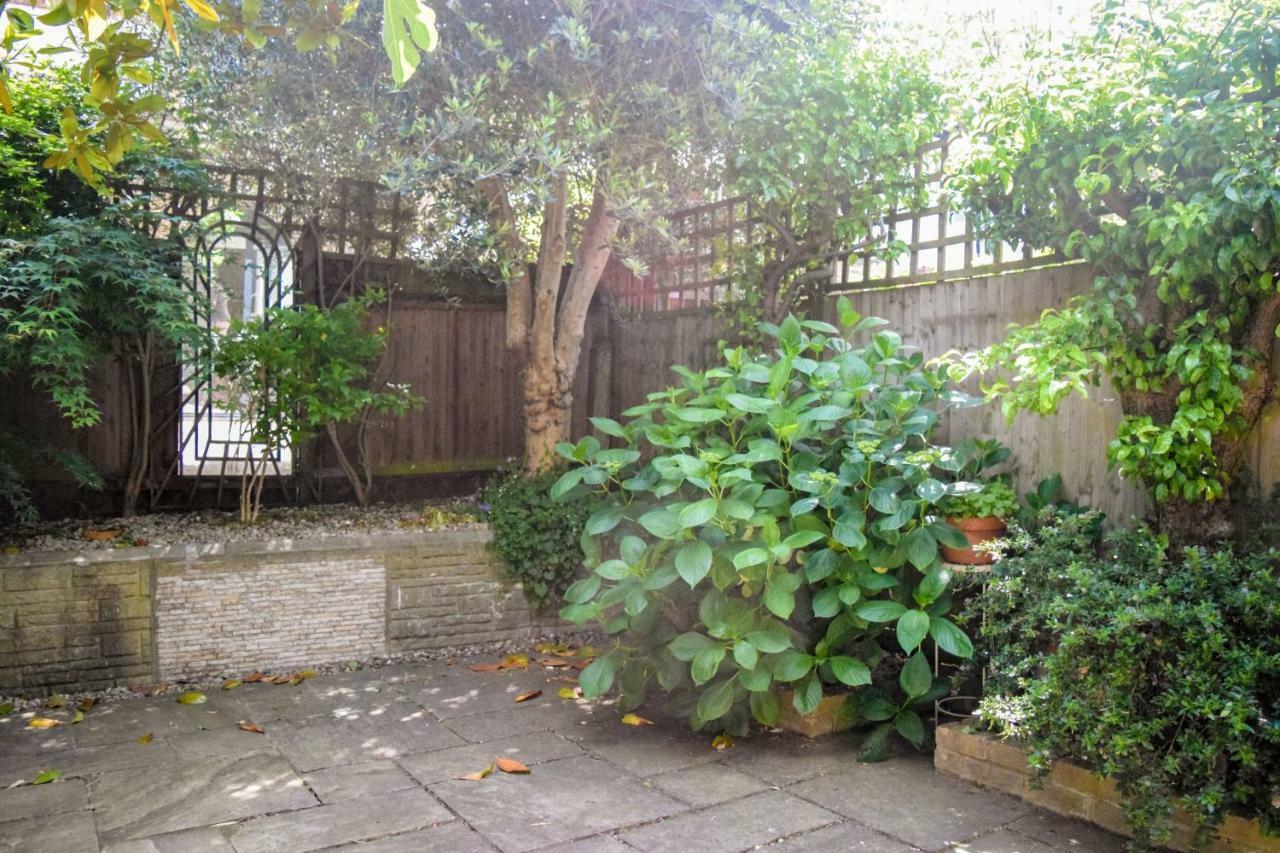 3 Bedroom Family House With A Superb Kitchen And Garden Londres Extérieur photo